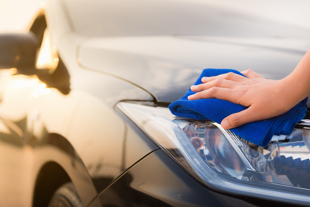 learn if can you use car wax on headlights